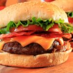 Hamburger repas livraison à domicile bouffe tout traiteur